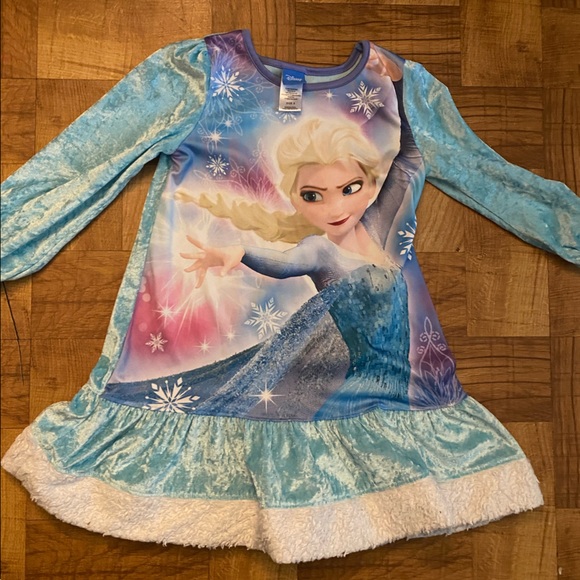 Disney Frozen Elsa nightgown